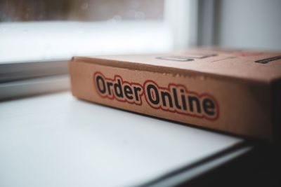Pizza box, service for your solopreneur strategy